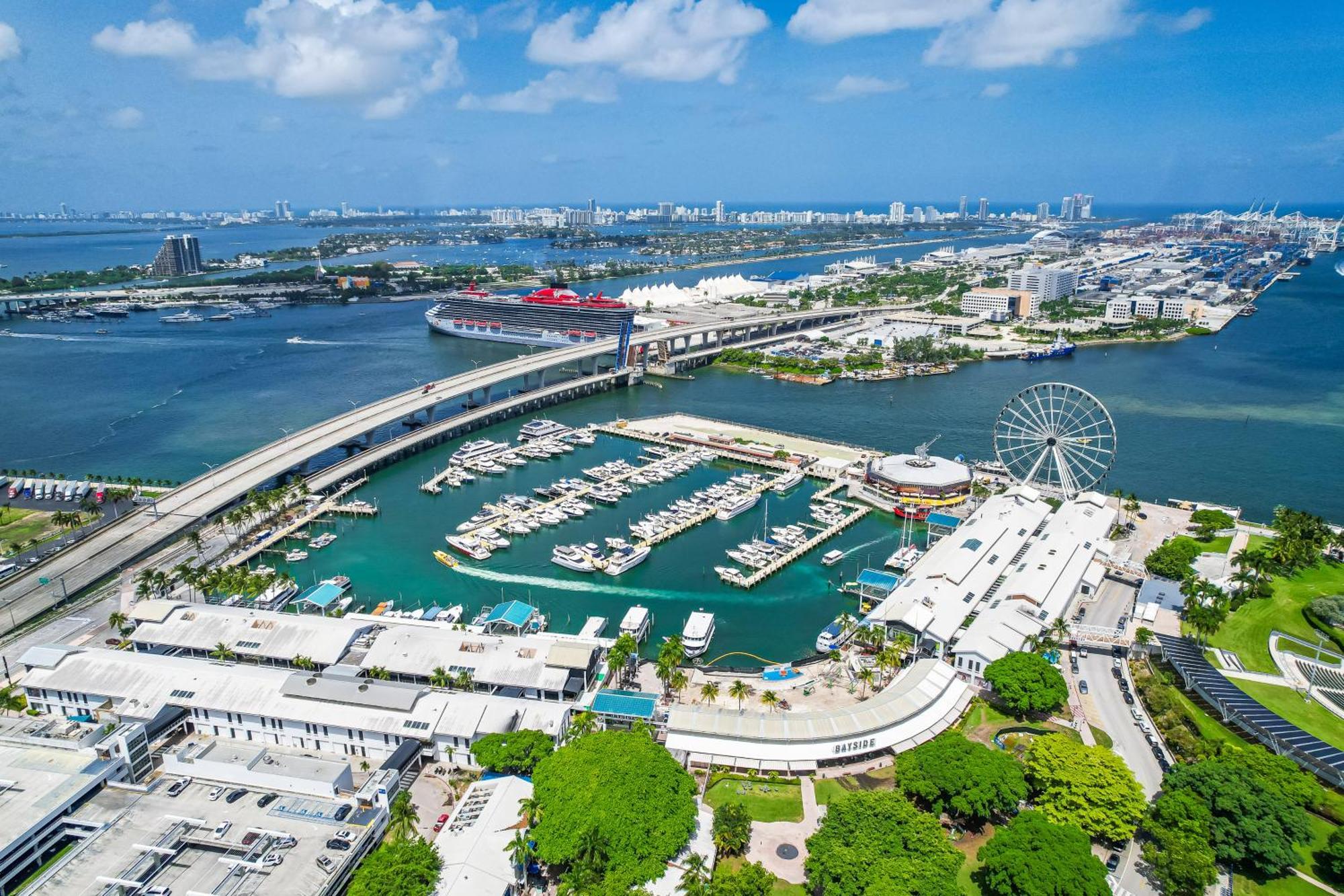 Amazing Location In The Heart Of * Miami